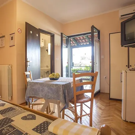 Guest house Guest House Nada 392 Pula